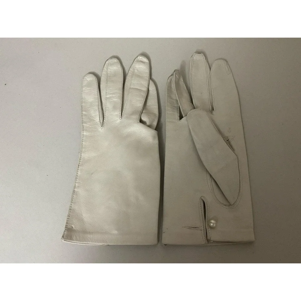 Vintage 1950s Ladies Beige Leather Dress Gloves Unlined Pearl S/M